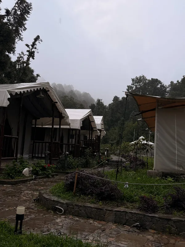 Bonfire night at Mukshwaa glamping resort